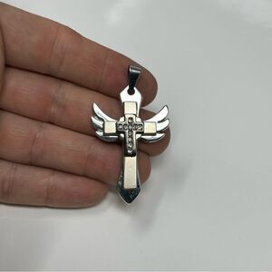 Stainless steel cross pendant